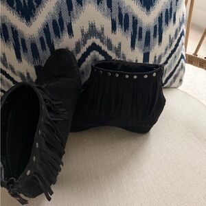Arizona Jean Company Black Fringe Wedges